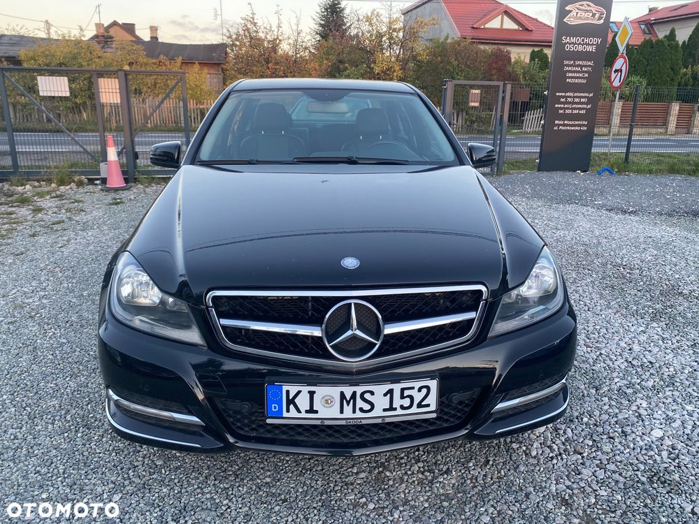Mercedes-Benz C-Class 2011 photo 2