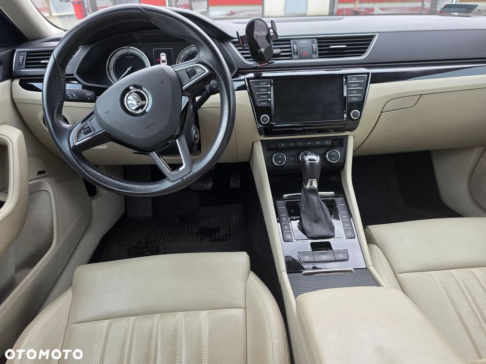 Skoda Superb 2.0 TDI 4x4 L&K DSG - 13