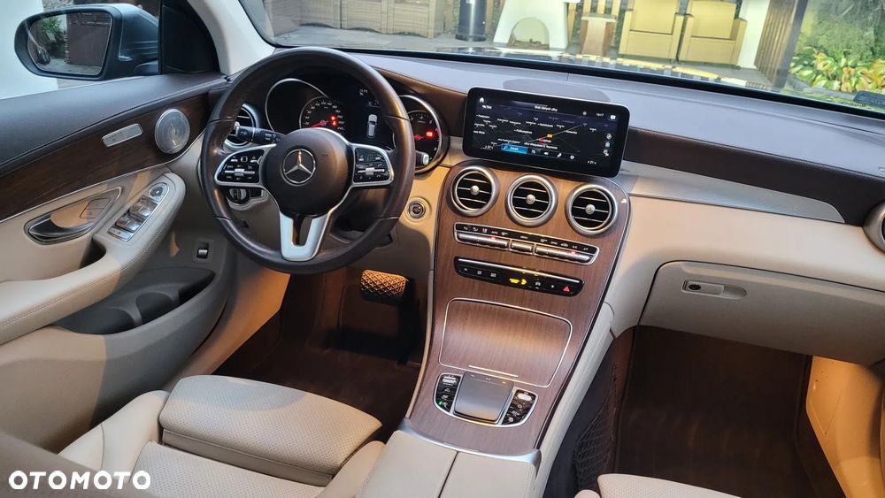 Mercedes-Benz GLC - 9