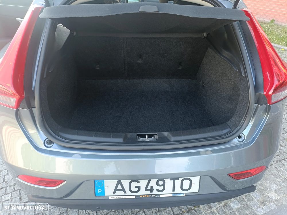 Volvo V40 1.6 D2 Eco Momentum — fotografia 13