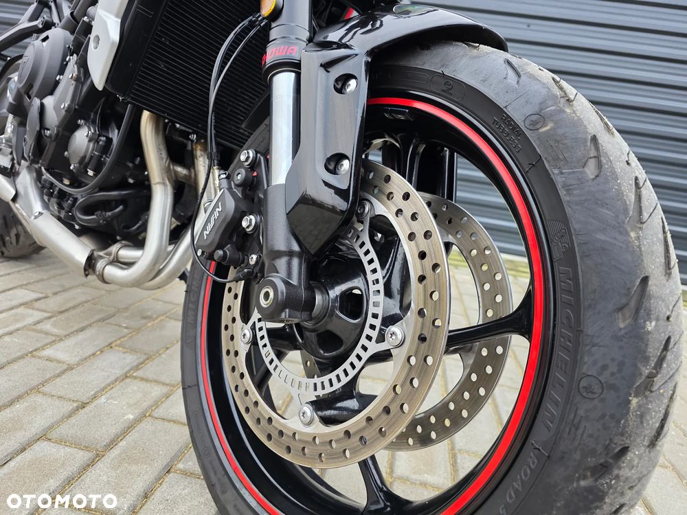 Triumph Trident - 25