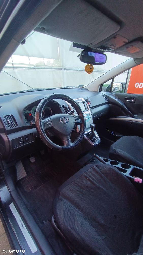 Toyota Corolla Verso - 8