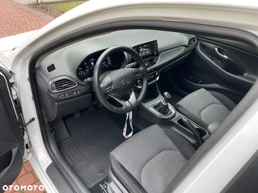 Hyundai i30 1.0 T-GDI Family - 18