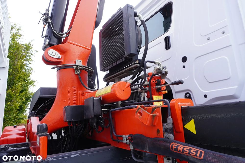 Mercedes-Benz Antos 2540 / Burtowy 15 EPAL / HDS Fassi F165 / 6.1 t / Zasięg 8 m / pilot / rotator / 1600 MTH / oś skrętna - 16