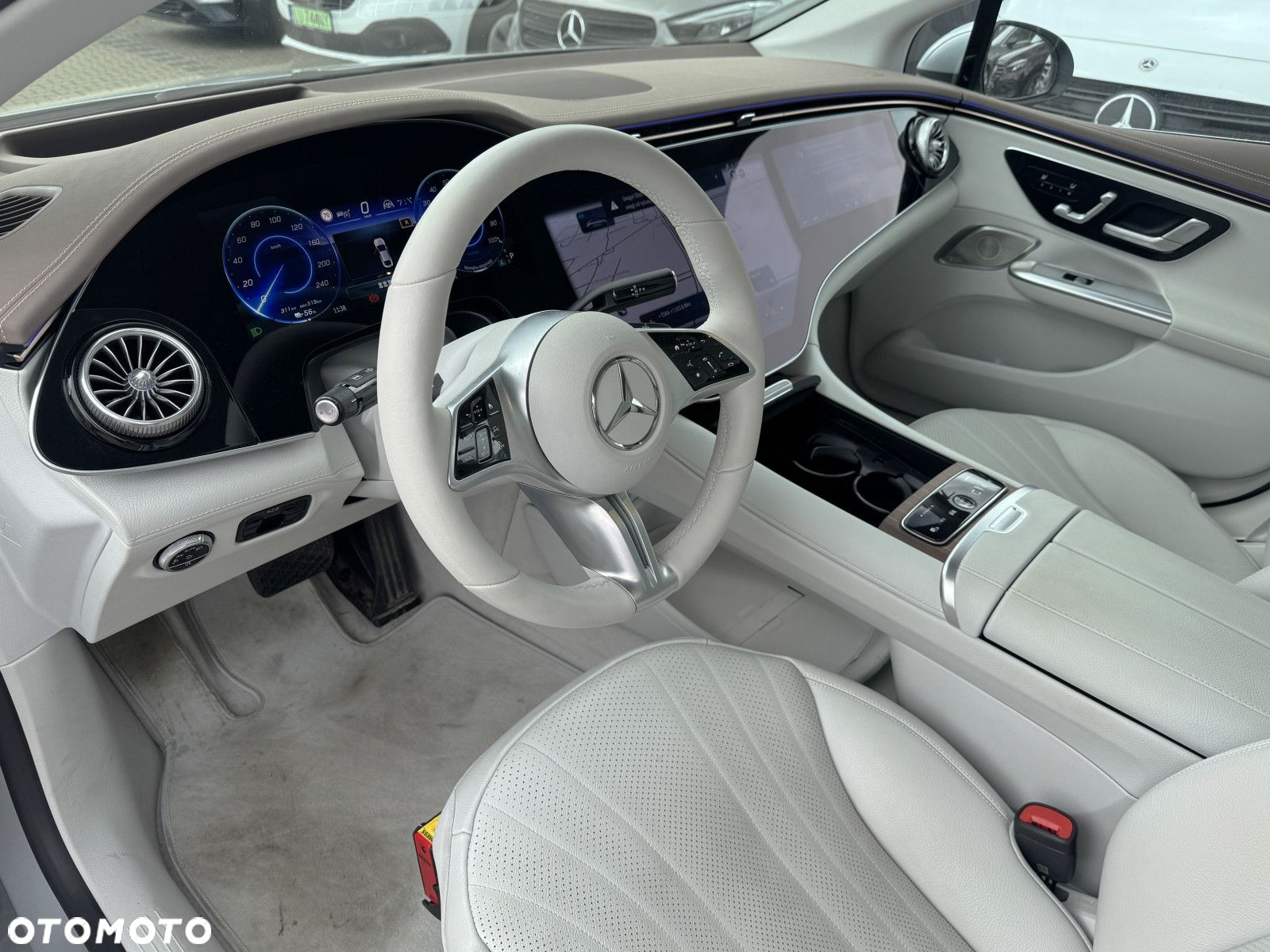 Mercedes-Benz EQE - 13