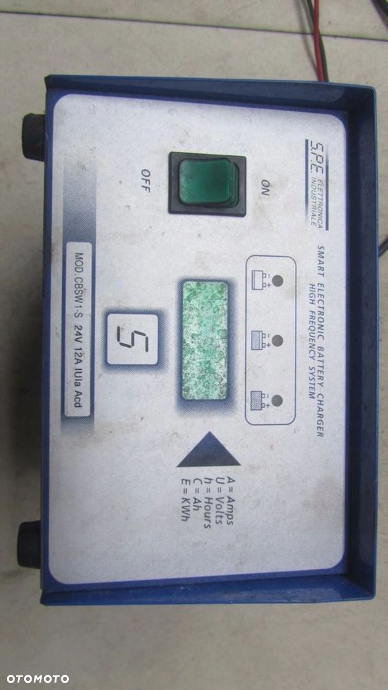 PROSTOWNIK BATERII TRAKCYJNYCH SPE CBSW1-S 24-12 V - 3
