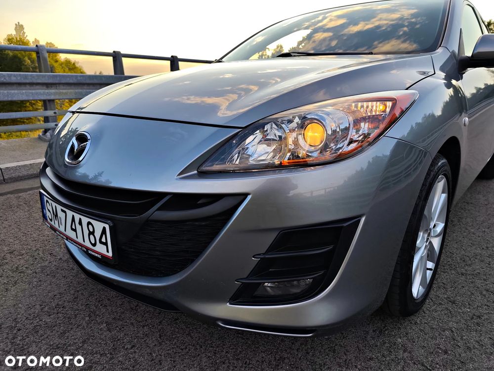 Mazda 3 1.6 Exclusive + - 9
