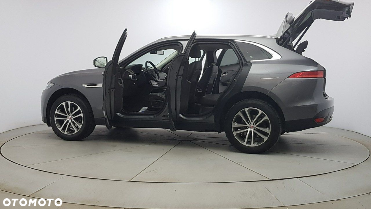 Jaguar F-Pace - 11