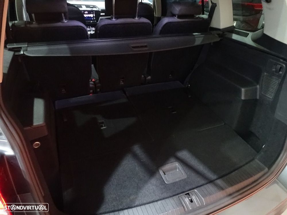 VW Touran 2.0 TDI Highline DSG - 34