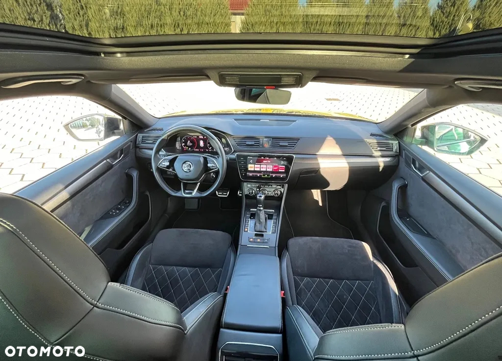 Skoda Superb 2.0 TDI SCR Sportline DSG - 9
