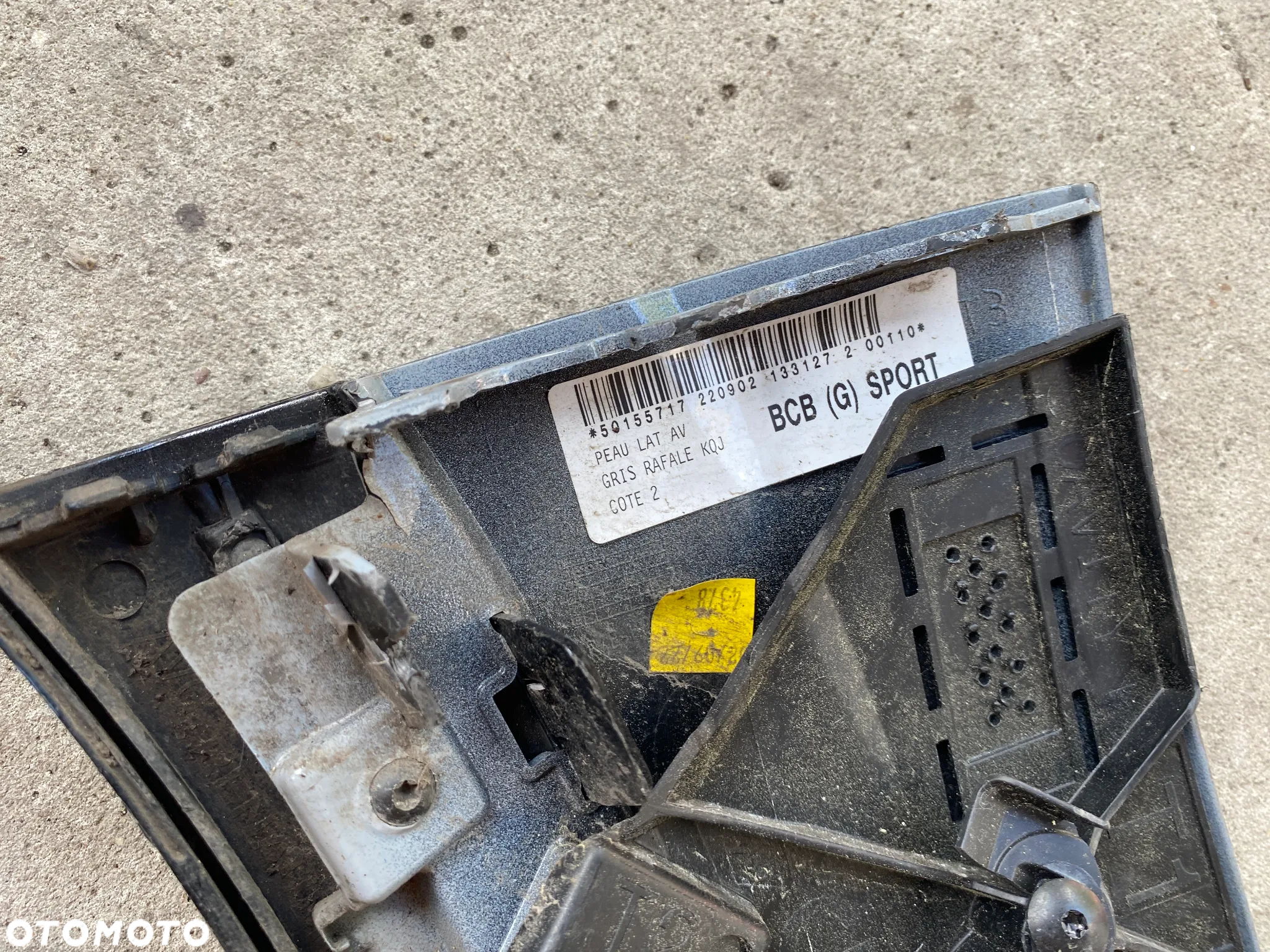Renault Megane E-Tech Listwa zderzaka przód 622231289R - 7