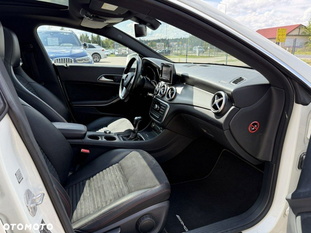 Mercedes-Benz CLA 180 AMG Line - 14