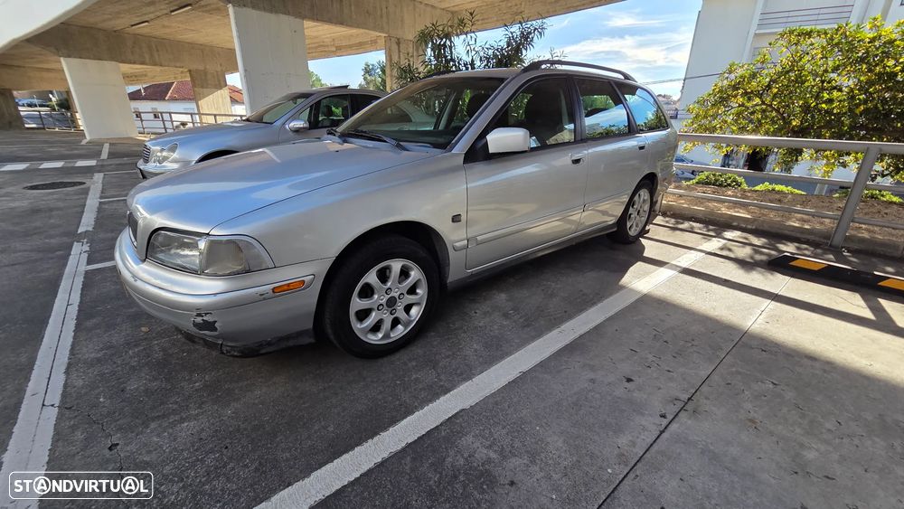 Volvo V40 1.6 - 4