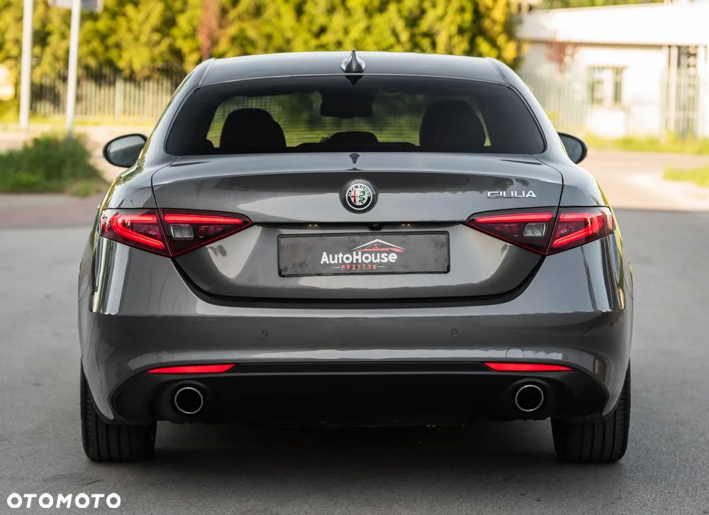 Alfa Romeo Giulia 2.2 Diesel AT8 Advanced Efficiency - 6