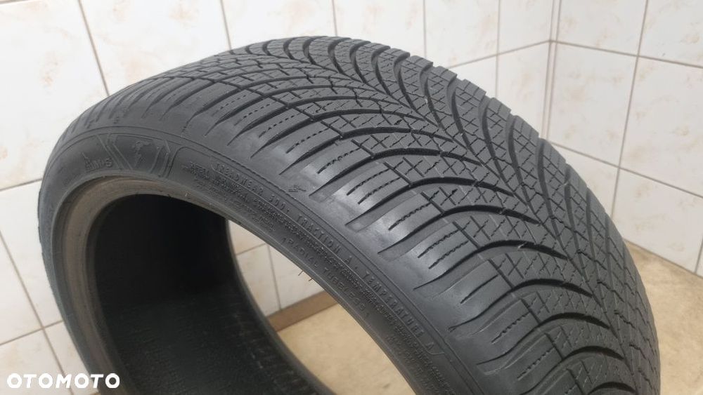 1 opona całoroczna 235/40 R19 96Y XL GoodYear Vector 4Seasons Gen-3 - 2