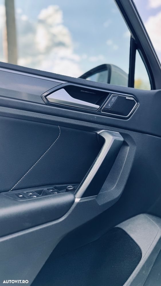 Volkswagen Tiguan - 12