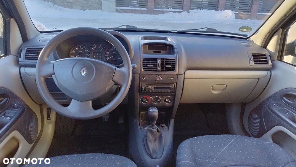 Renault Clio 1.2 16V Confort Authentique - 15