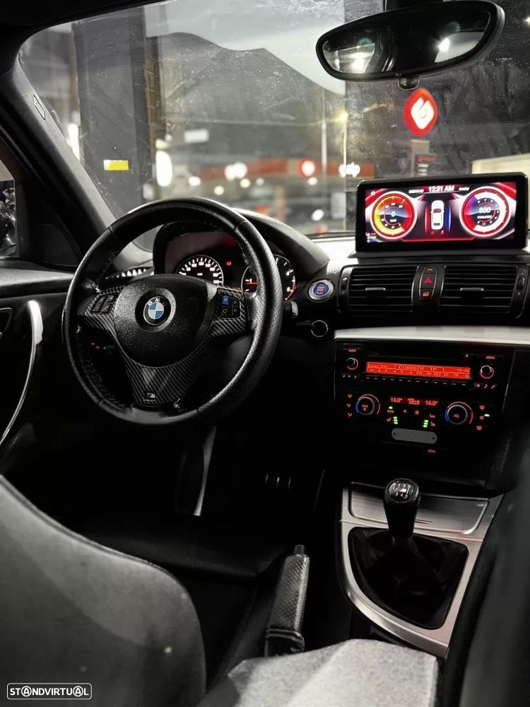 BMW 118 d Pack M - 21