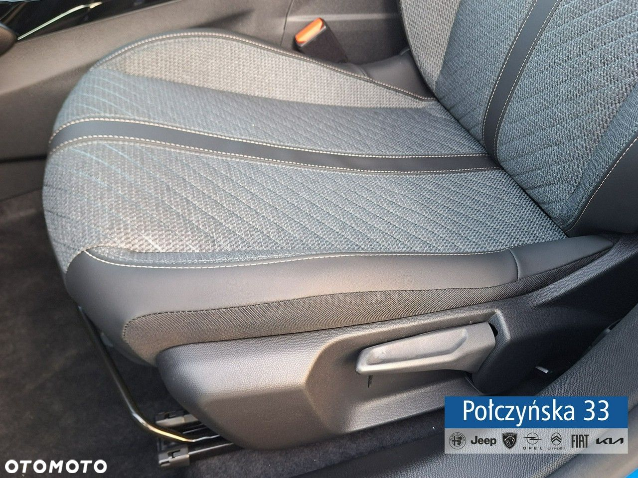 Peugeot 208 - 31