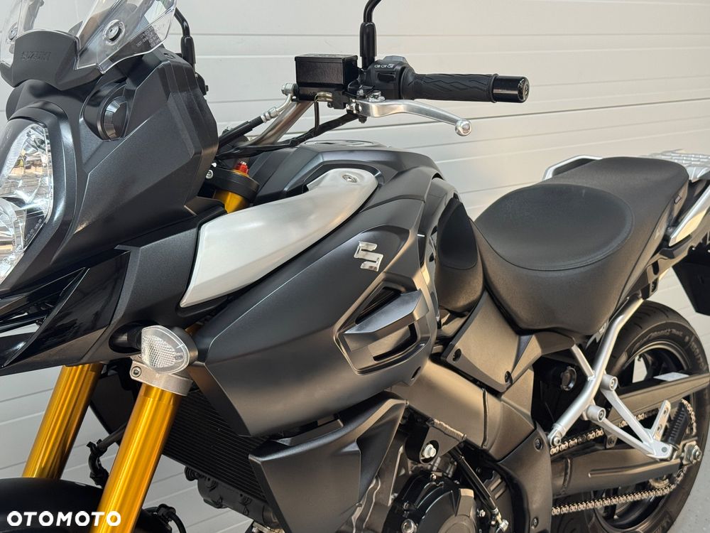 Suzuki V-STROM - 30