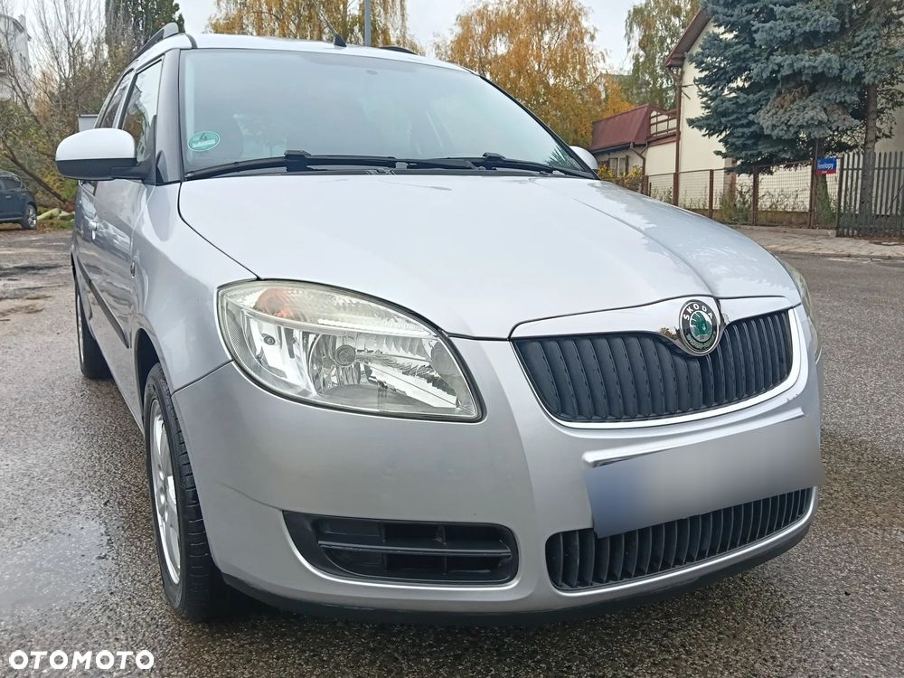 Skoda Roomster 2009 photo 2