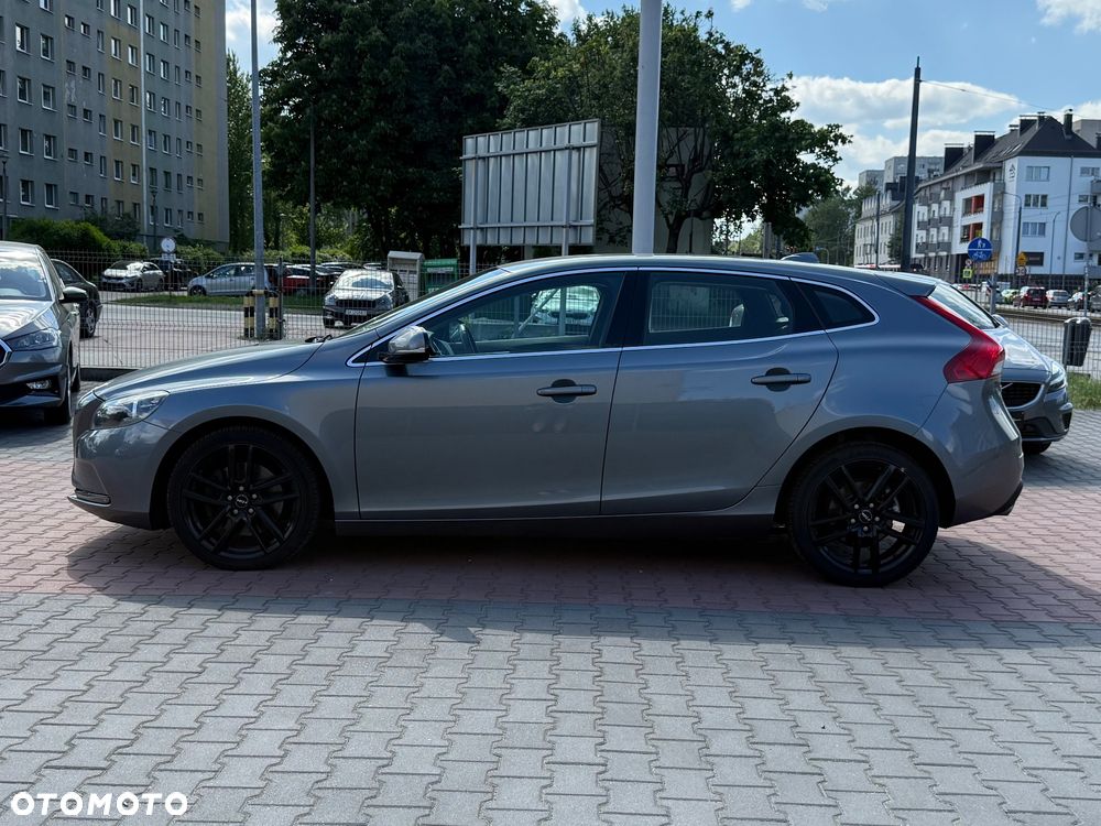 Volvo V40 D4 Drive-E Momentum - 11