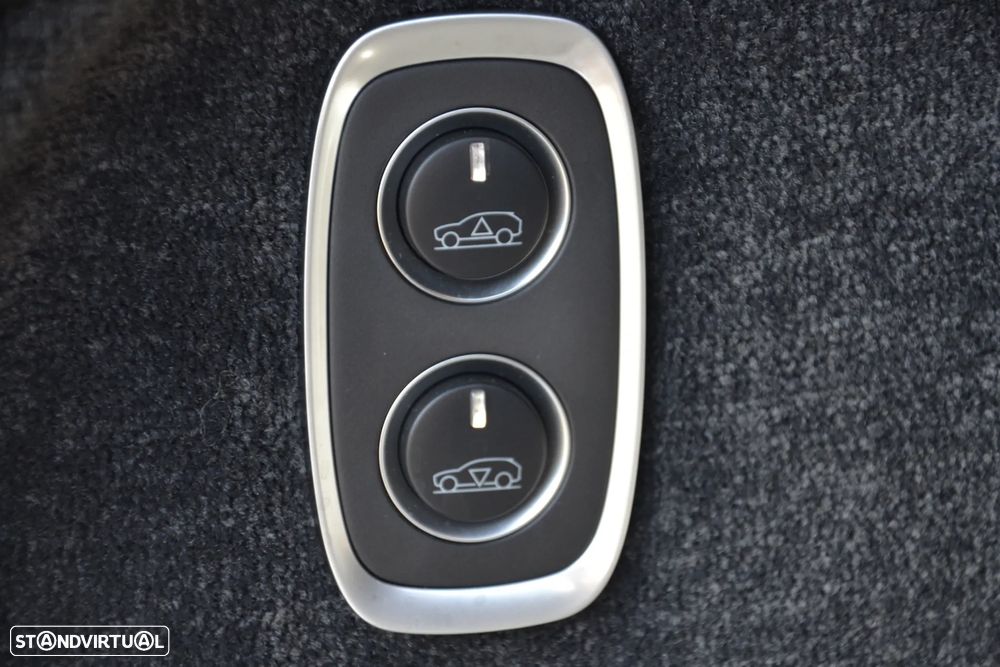 Aston Martin DBX 707 - 56