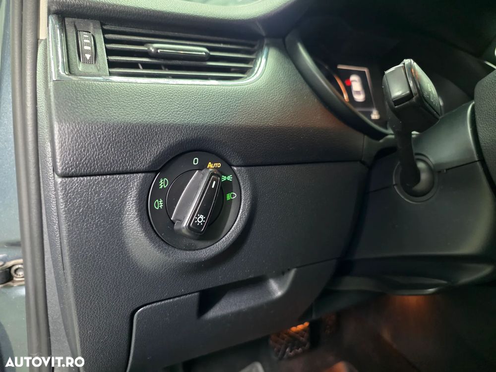 Skoda Octavia 2.0 TDI DSG Ambition - 14