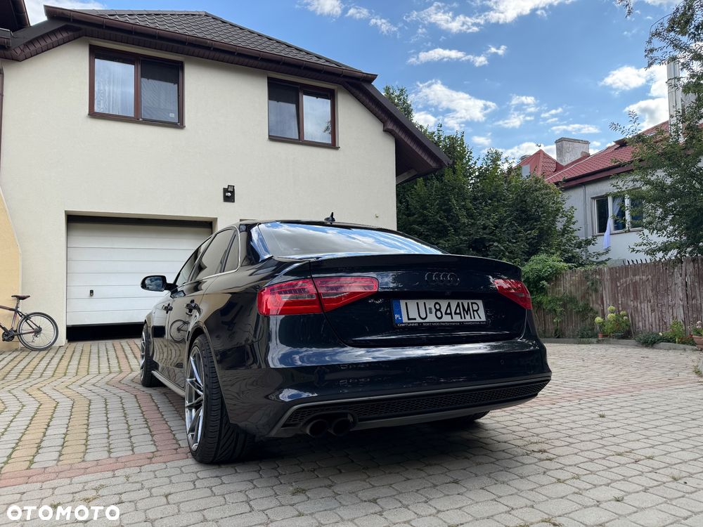 Audi A4 Limousine - 19