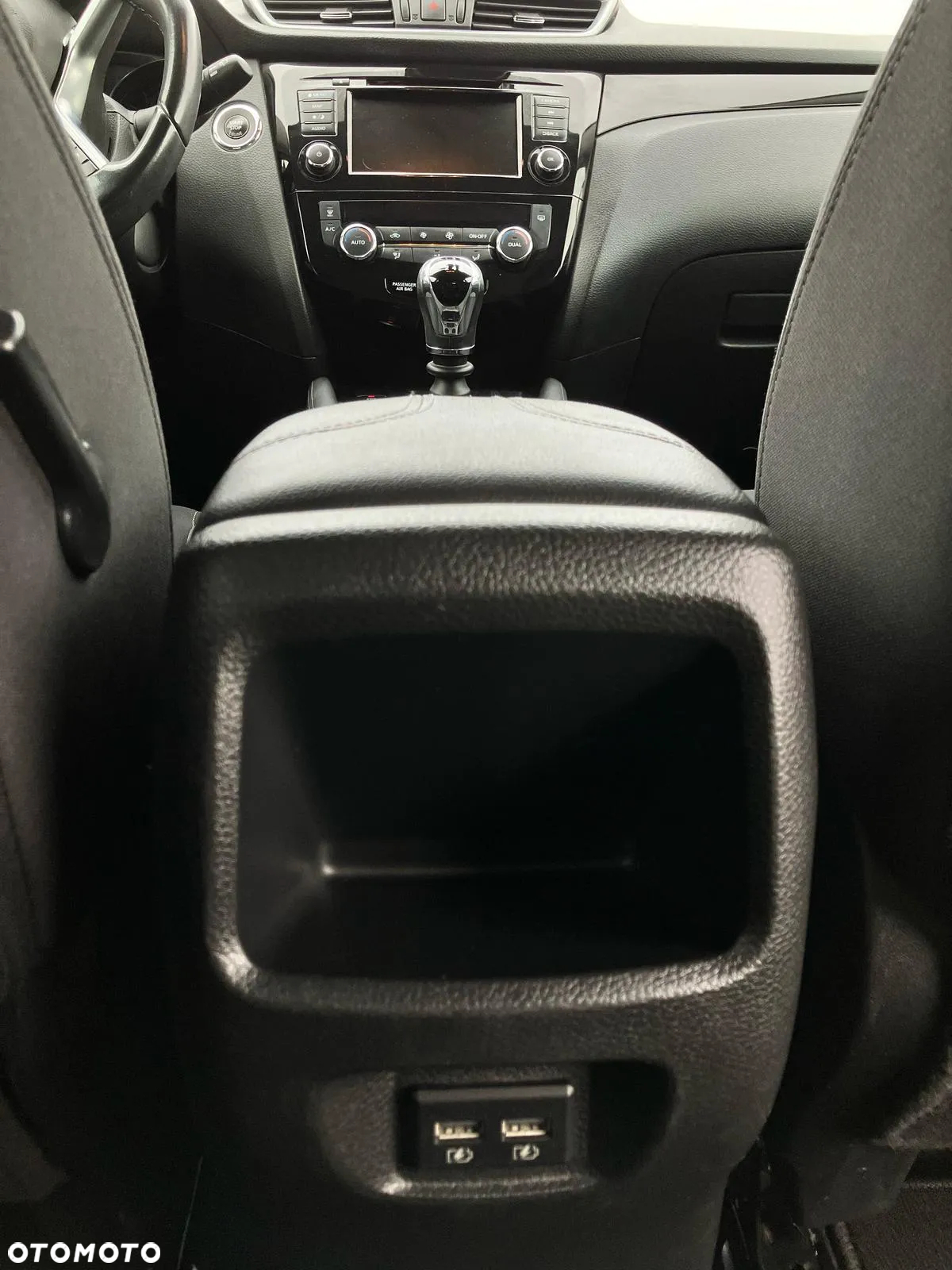 Nissan Qashqai 1.3 DIG-T N-Connecta - 26