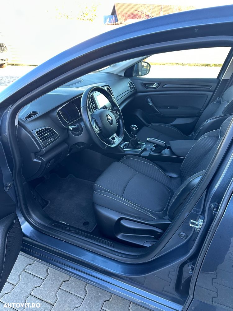 Renault Megane BLUE dCi Zen - 13