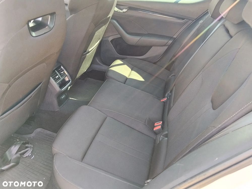 Skoda Octavia 2.0 TDI Sportline DSG - 13