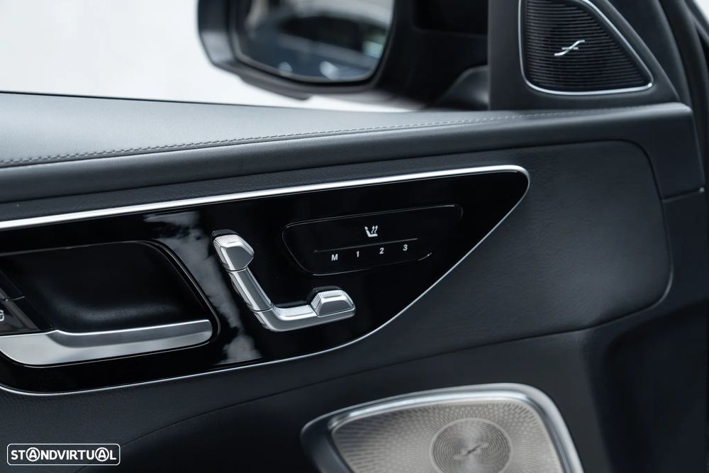 Mercedes-Benz C 300 e AMG Line - 26