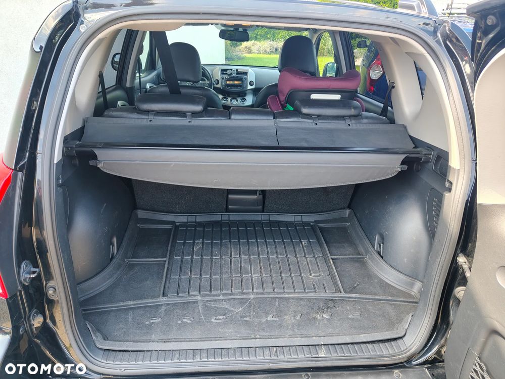 Toyota RAV4 2.2 D-4D Sol - 24