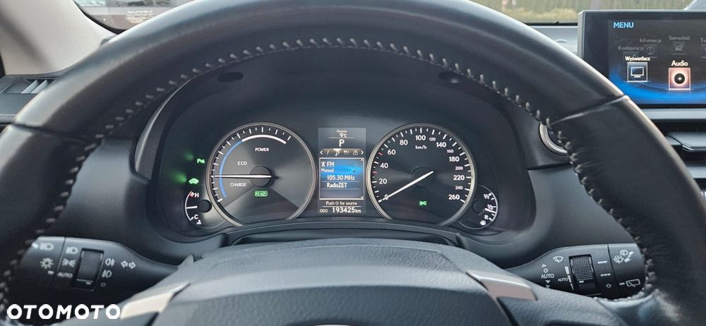 Lexus NX 300h Executive Line - 17