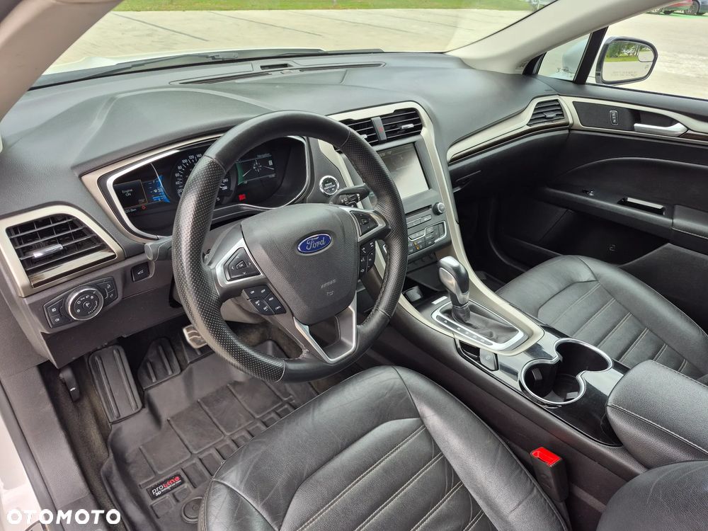 Ford Fusion - 21