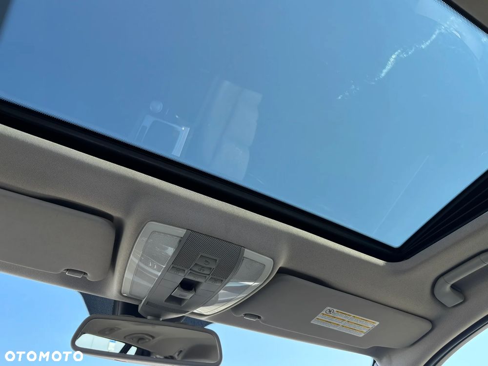 Mercedes-Benz Klasa C 180 BlueEFFICIENCY 7G-TRONIC Avantgarde - 20