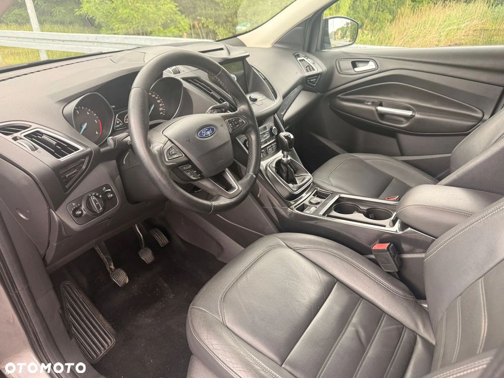 Ford Kuga - 10