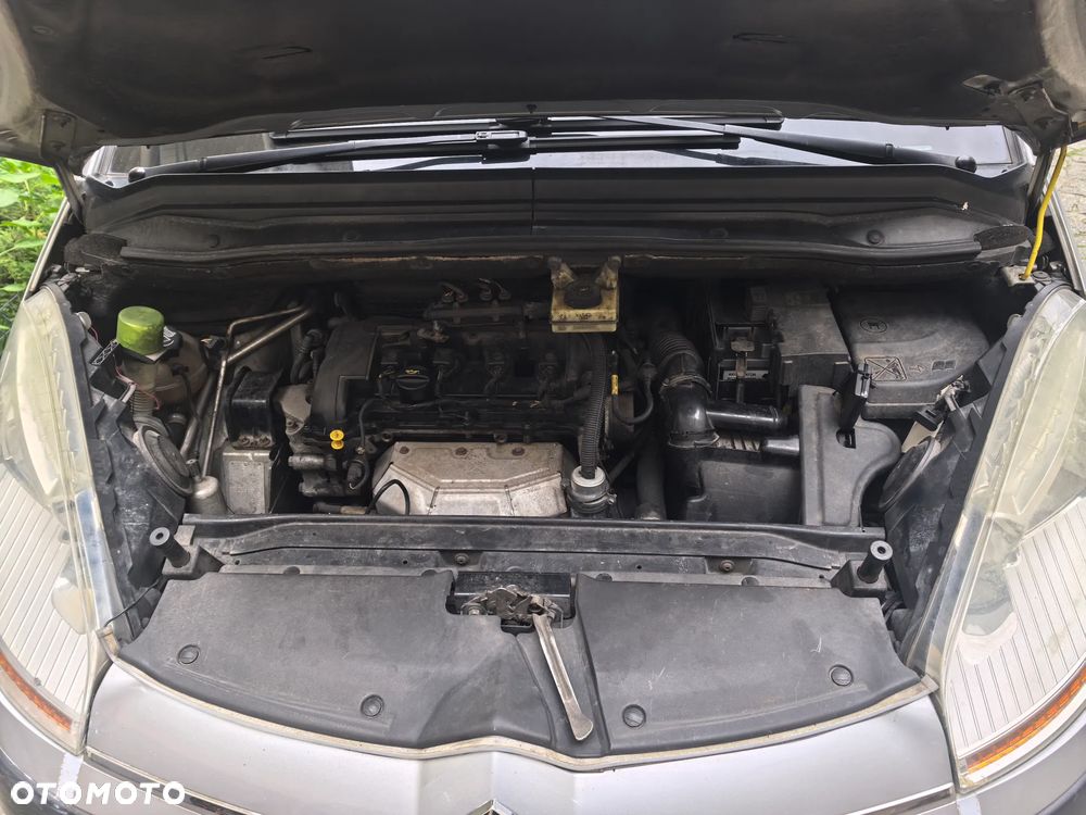 Citroën C4 Grand Picasso 1.6 VTi Impress - 2