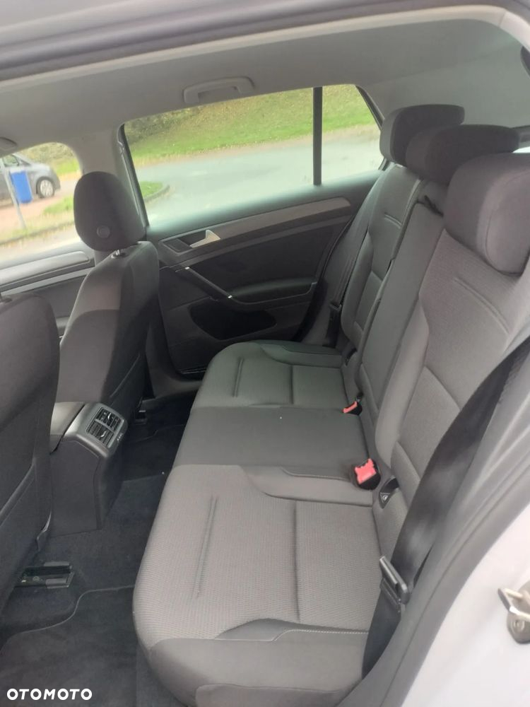 Volkswagen Golf - 18