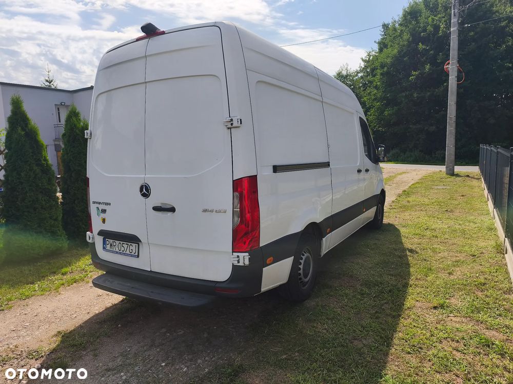 Mercedes-Benz Sprinter - 12