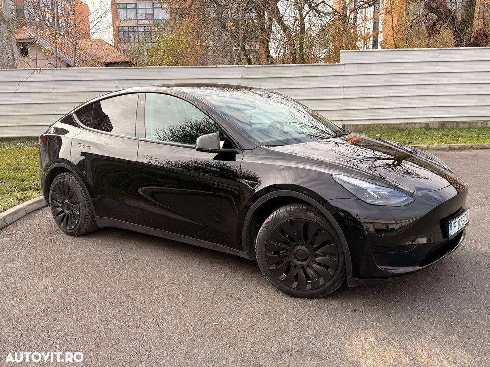Tesla Model Y Standard - 1