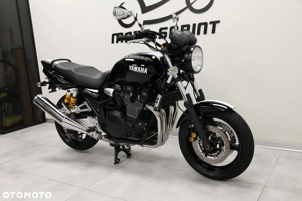 Yamaha XJR - 6