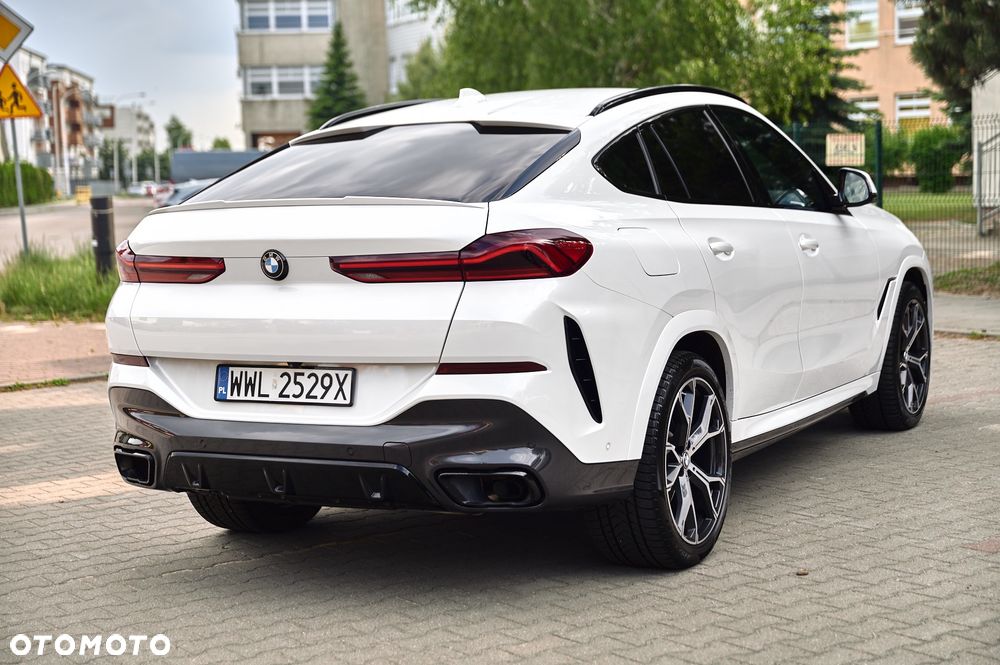 BMW X6 xDrive40d mHEV - 12