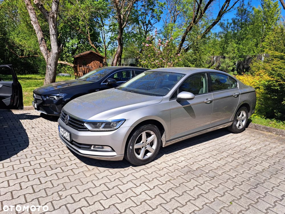 Volkswagen Passat - 11