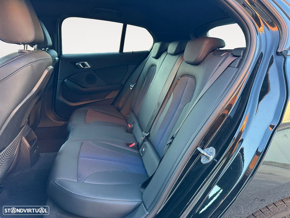 BMW 116 d Pack Desportivo M Auto - 13