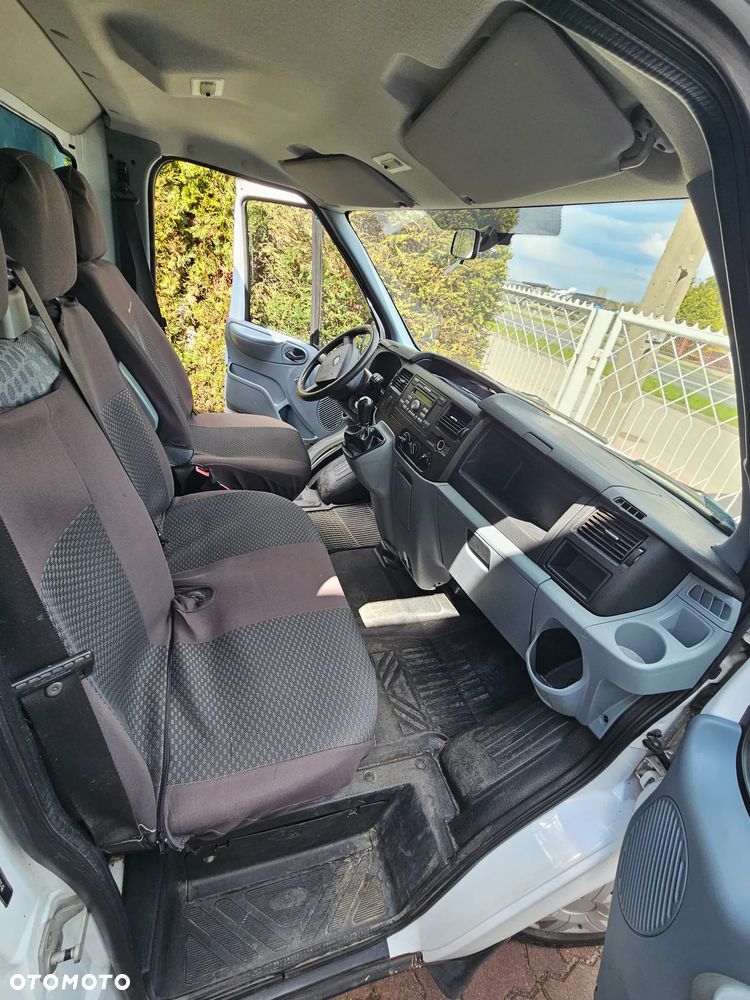 Ford Transit - 13