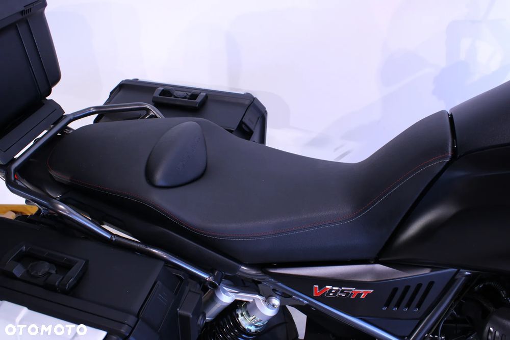 Moto Guzzi V85 - 18