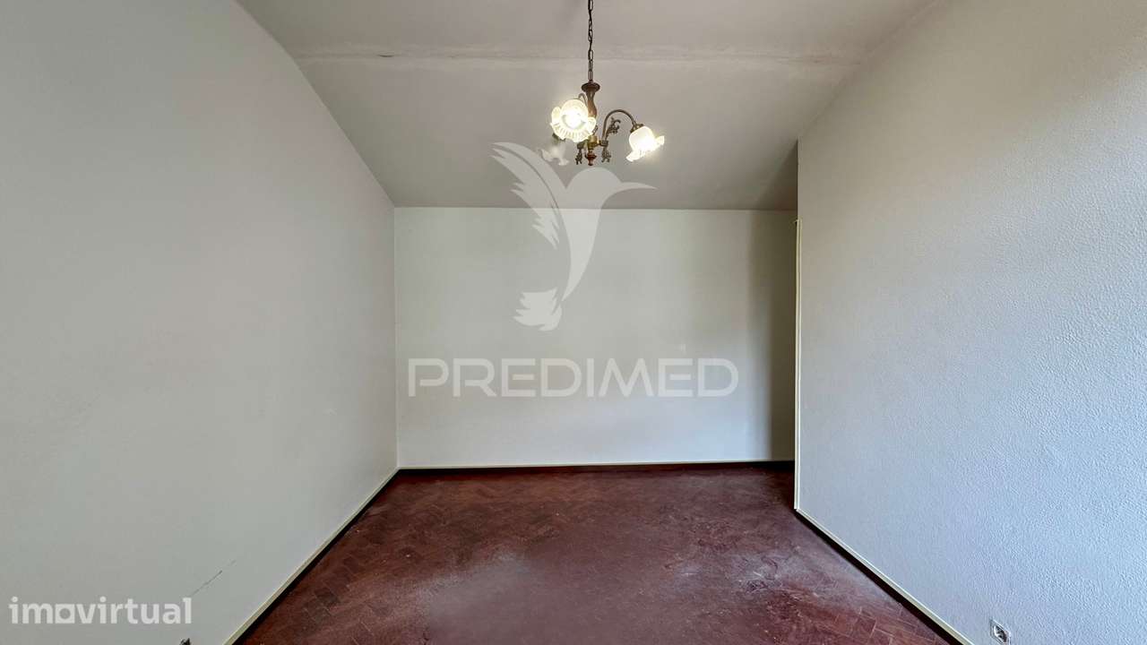 Apartamento T2 em Fase de Renovação no Centro do Funchal - Ilha da... - Grande imagem: 3/12