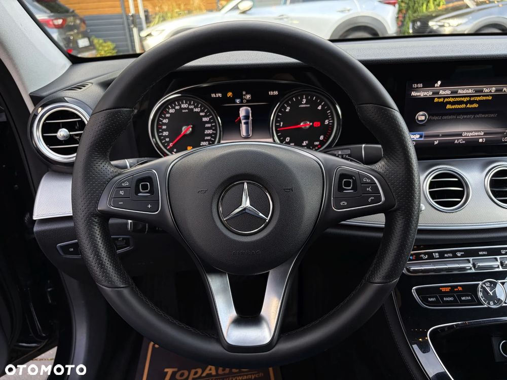 Mercedes-Benz Klasa E 220 d 9G-TRONIC - 22